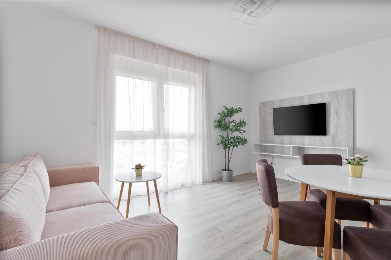 Grand Hill Flats Apartment Oradea Ngoại thất bức ảnh