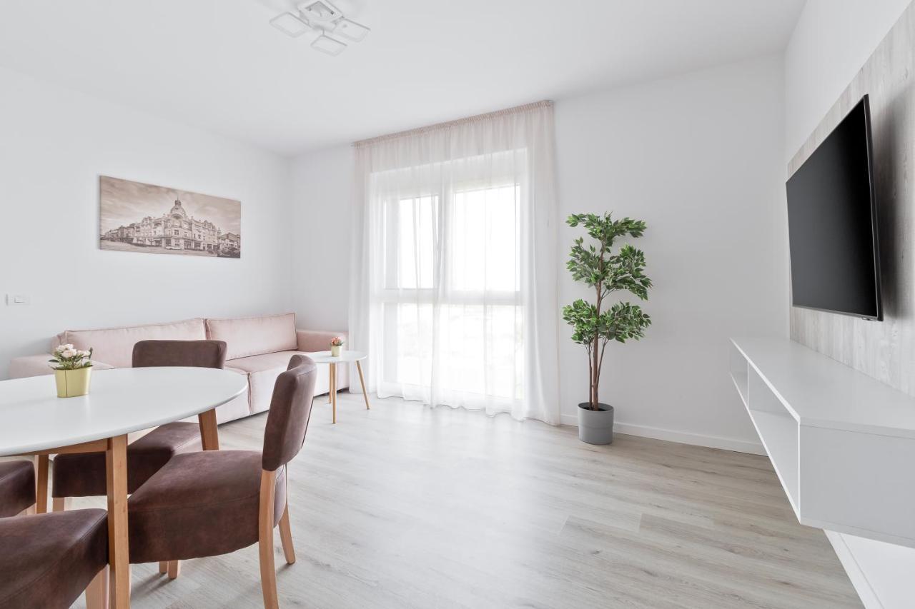 Grand Hill Flats Apartment Oradea Ngoại thất bức ảnh