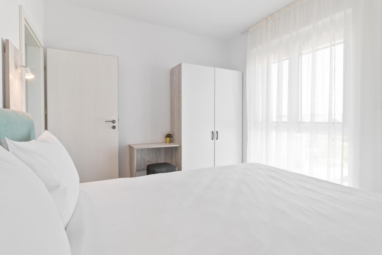 Grand Hill Flats Apartment Oradea Ngoại thất bức ảnh