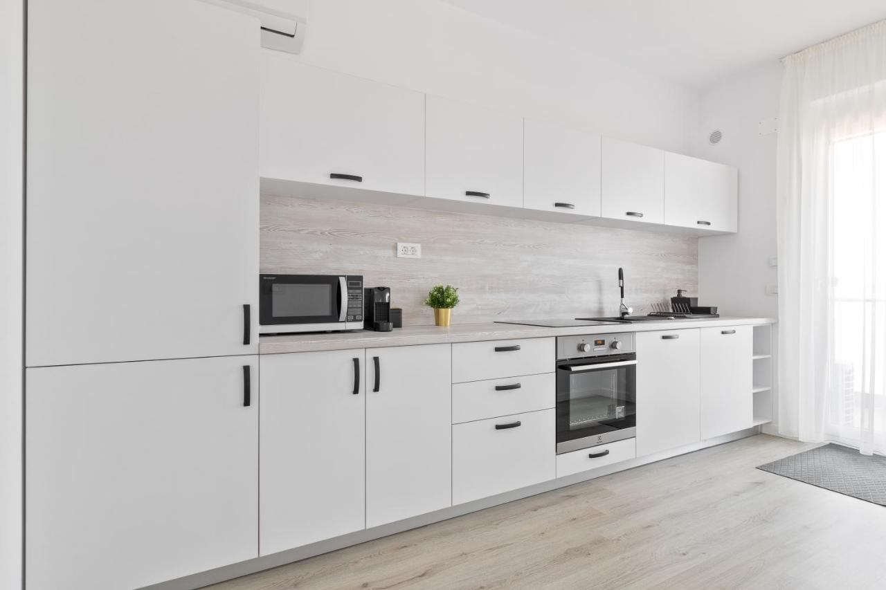 Grand Hill Flats Apartment Oradea Ngoại thất bức ảnh