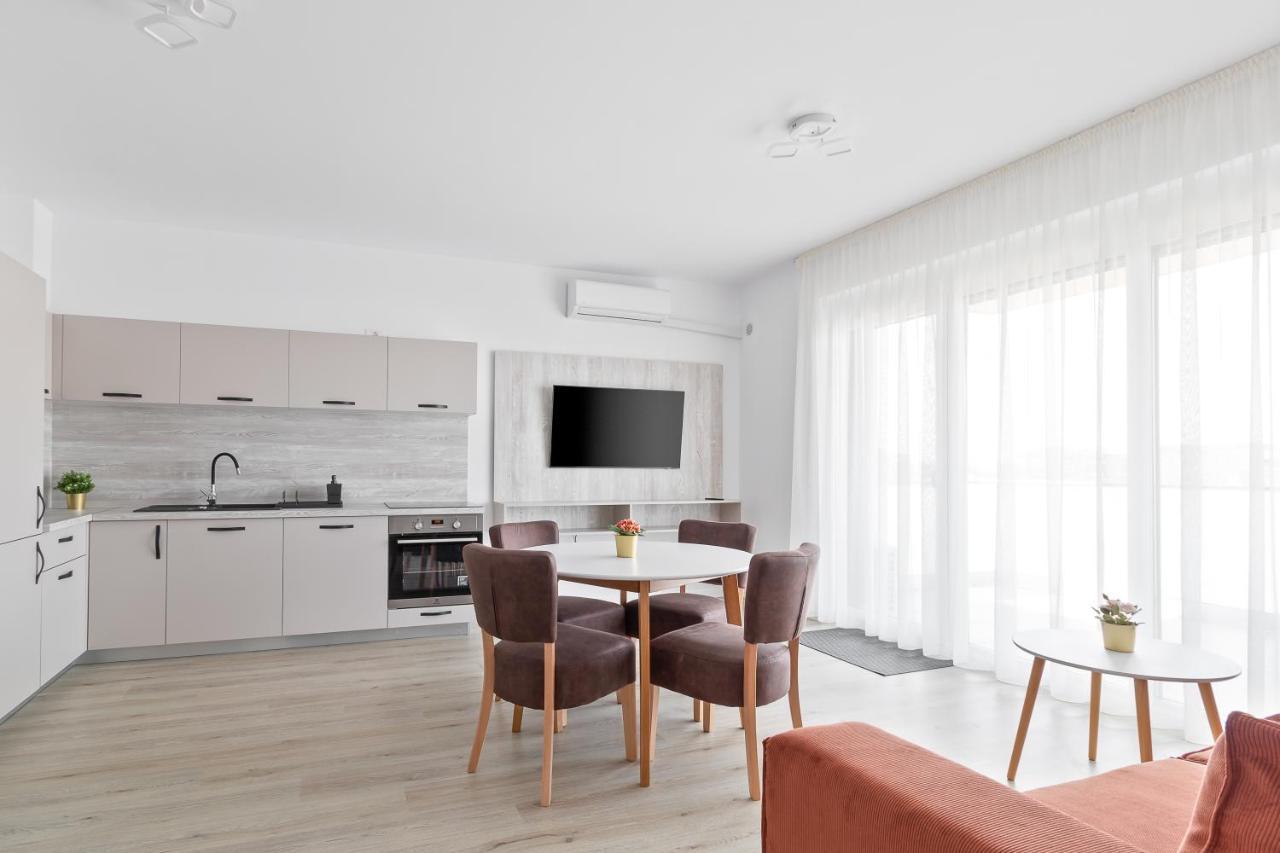 Grand Hill Flats Apartment Oradea Ngoại thất bức ảnh
