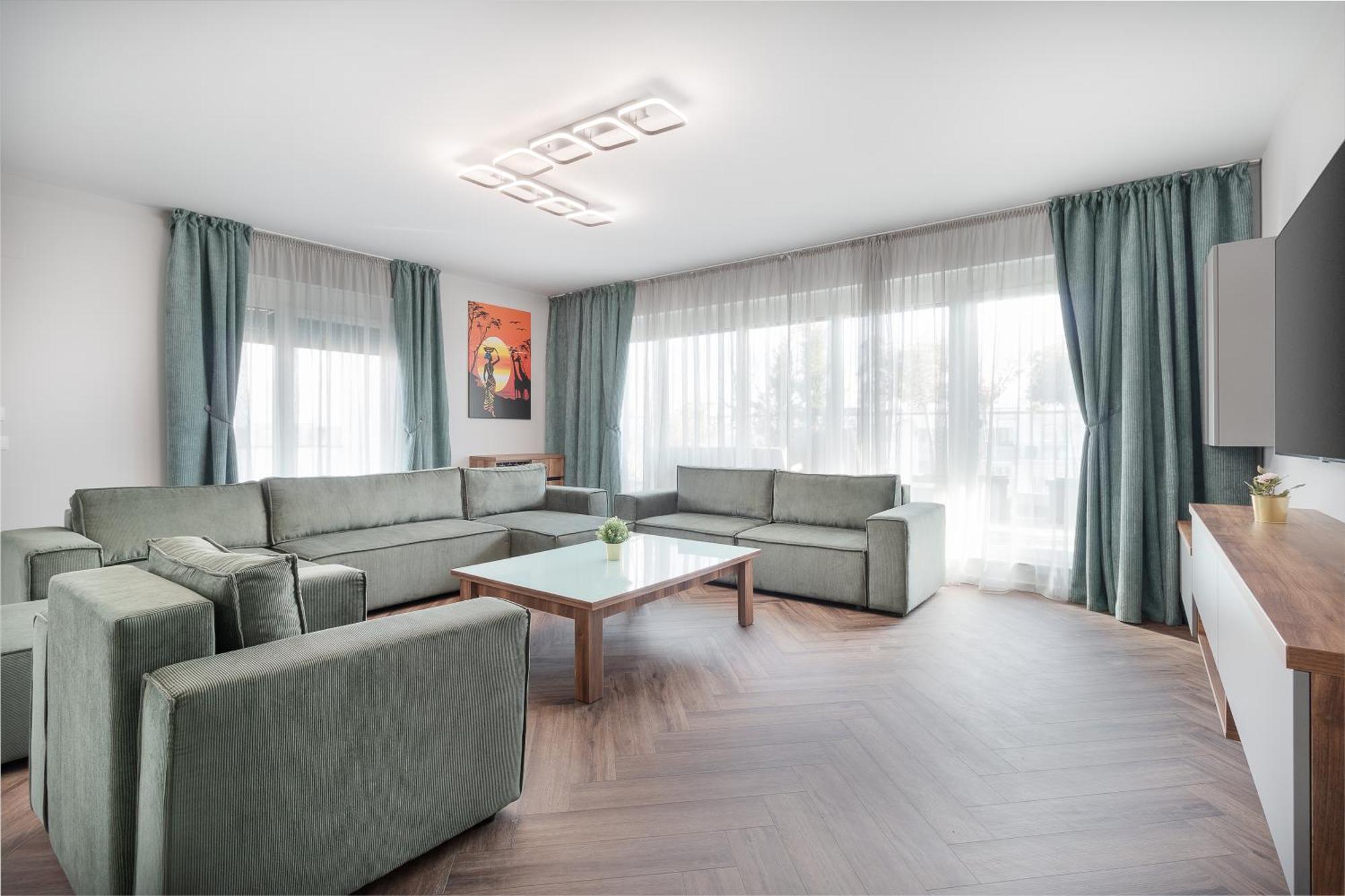 Grand Hill Flats Apartment Oradea Ngoại thất bức ảnh