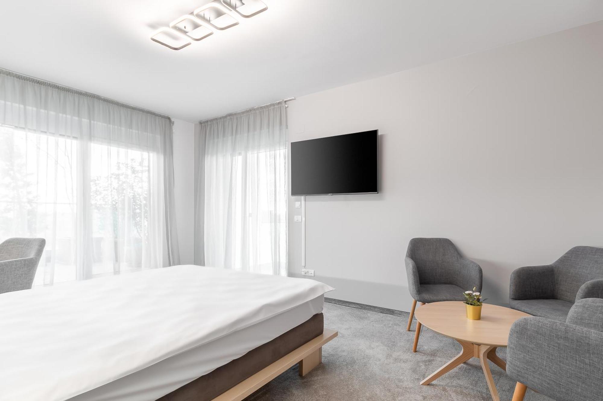 Grand Hill Flats Apartment Oradea Ngoại thất bức ảnh