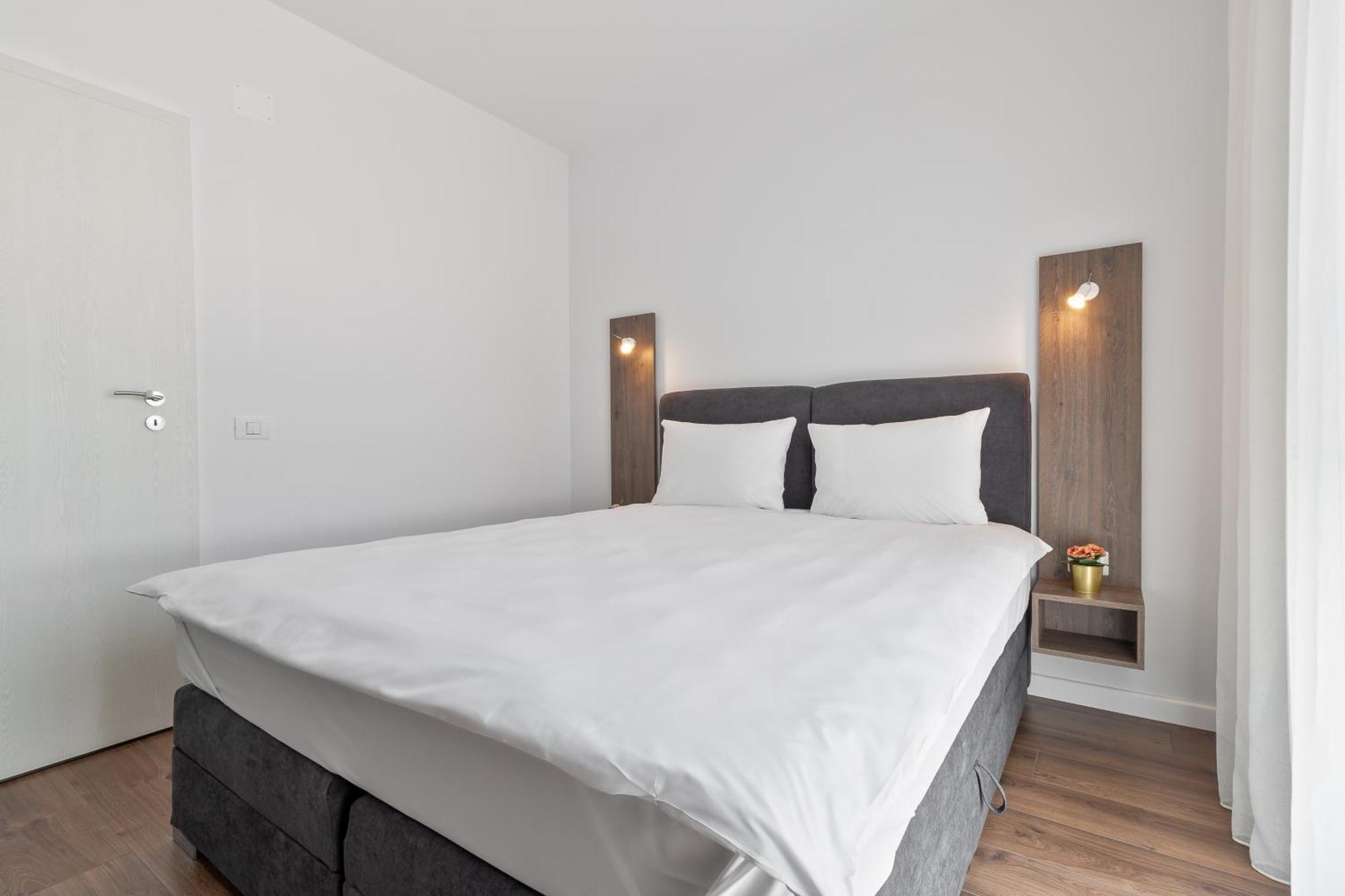 Grand Hill Flats Apartment Oradea Ngoại thất bức ảnh